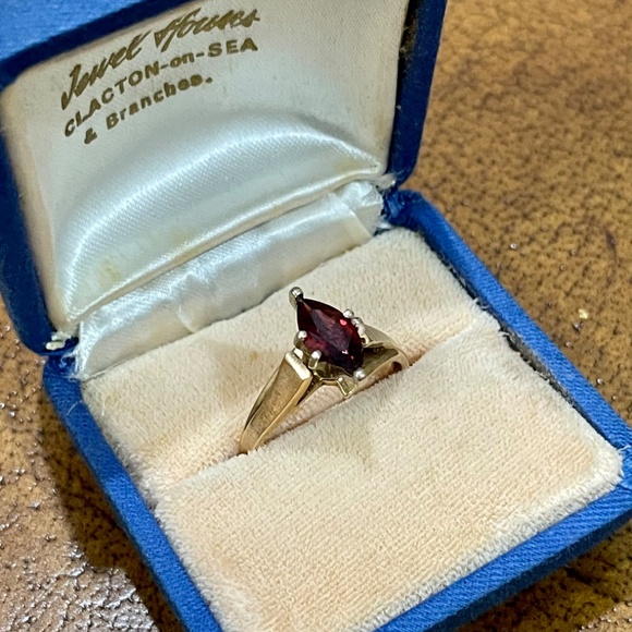 Vintage 14k Yellow Gold Garnet Dinner Ring Estate Jewelry Handmade Retro Chic - Picture 4 of 12